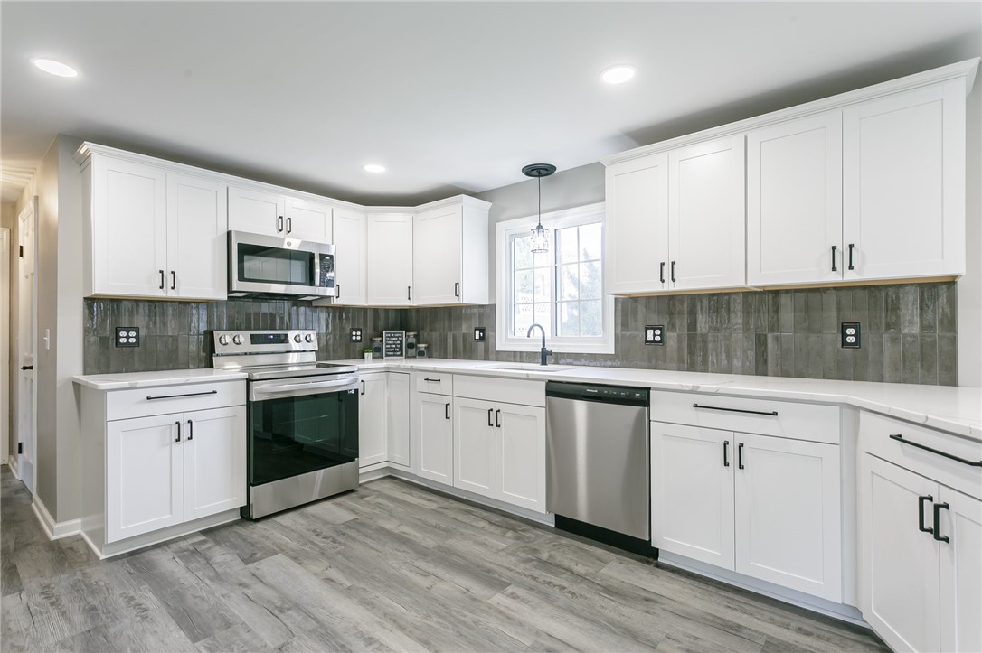 81 Parkway View Vw, Greece, New York image 11