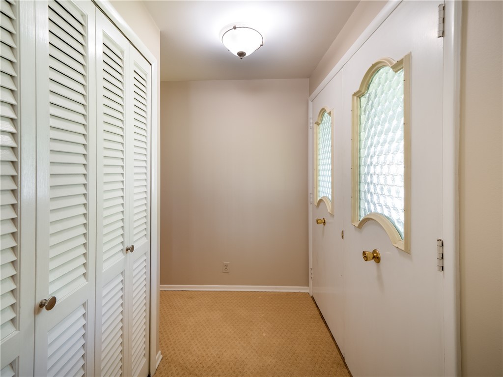 28 Kernwood Drive, Gates, New York image 2