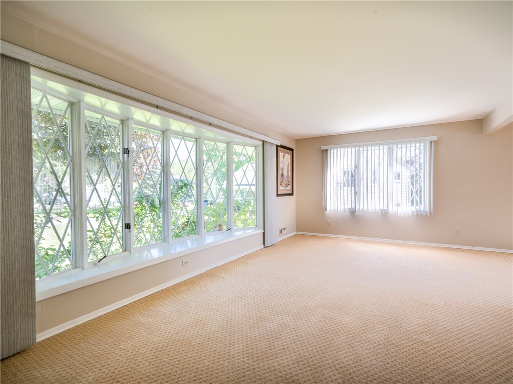 28 Kernwood Drive, Gates, New York image 8