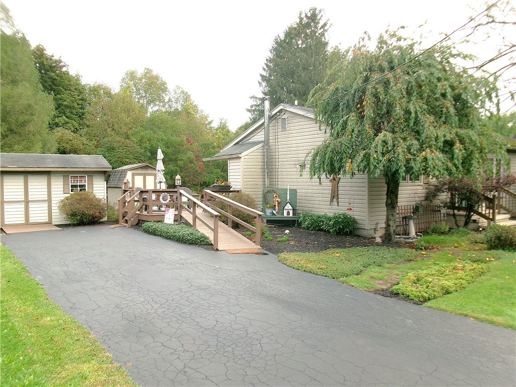 2046 E Palmyra Port Gibson Rd
