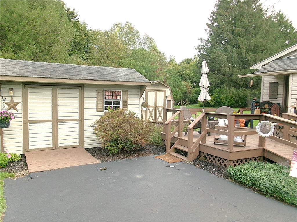 2046 E Palmyra Port Gibson Rd