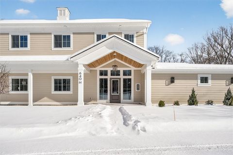 Photo of 640 E Jefferson Avenue #H-2, Perinton, NY 14450 (MLS # R1659942)