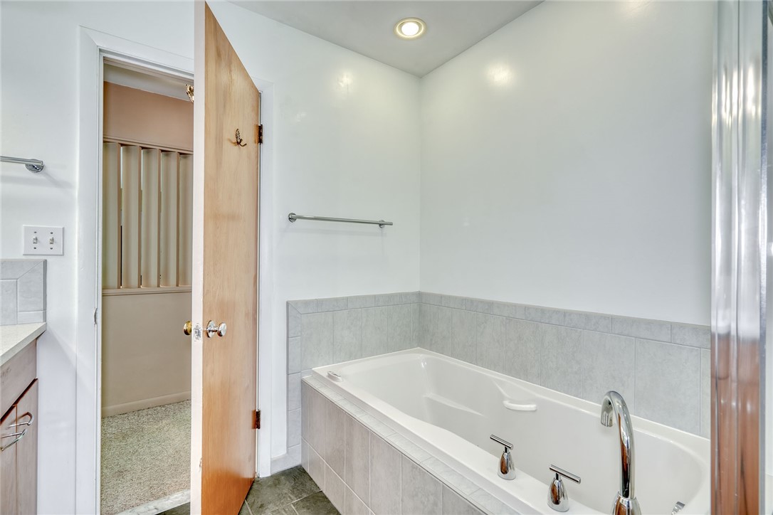 770 Van Voorhis Avenue, Irondequoit, New York image 23