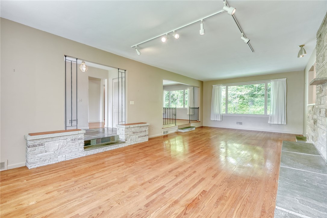 770 Van Voorhis Avenue, Irondequoit, New York image 12
