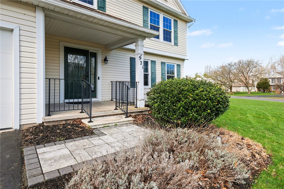 921 Basswood Dr