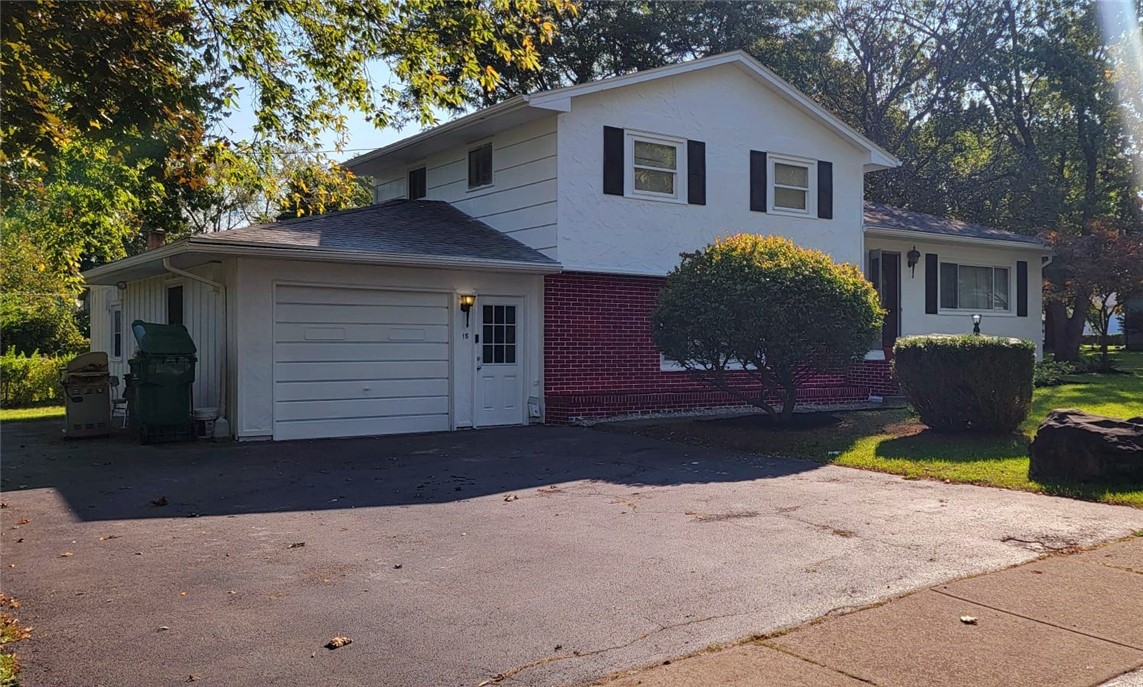 180 Fleetwood Drive, Irondequoit, New York image 2