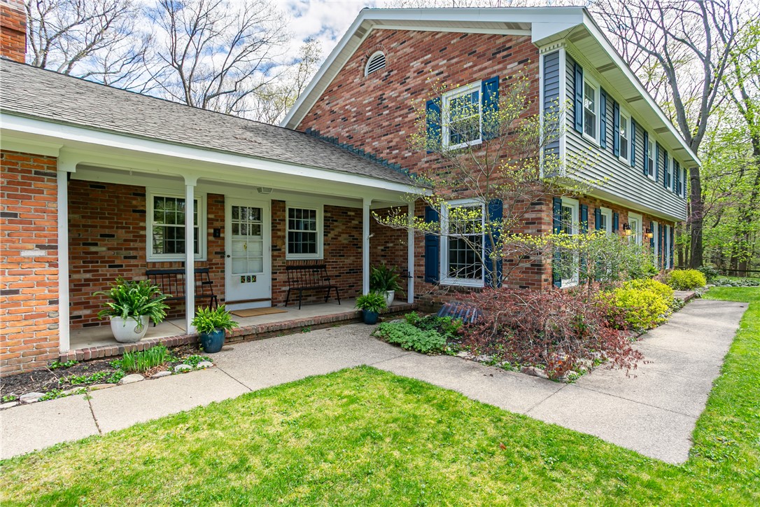 Search Properties 3 582 pineglen drive