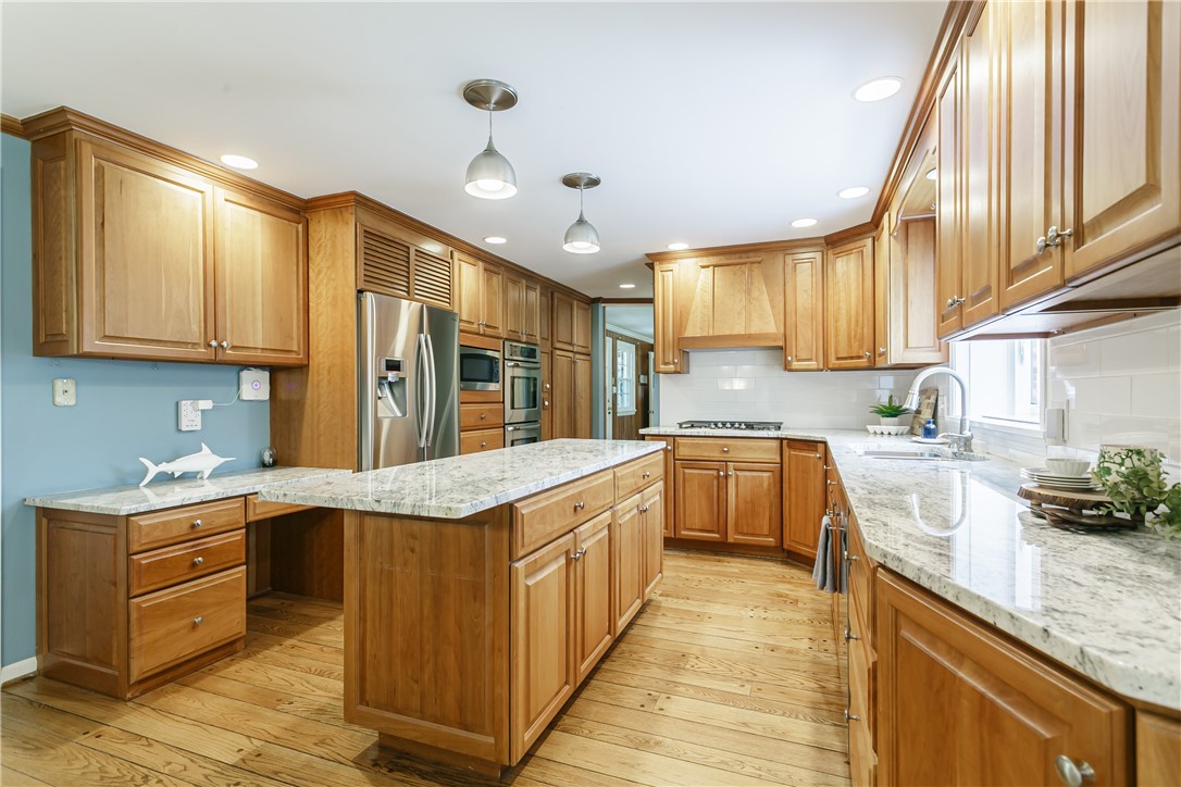 582 Pineglen Drive, Webster, New York image 10