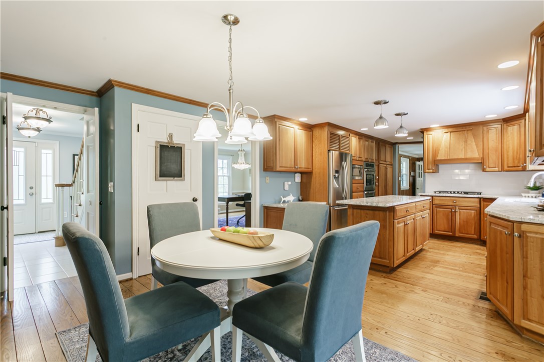 582 Pineglen Drive, Webster, New York image 12