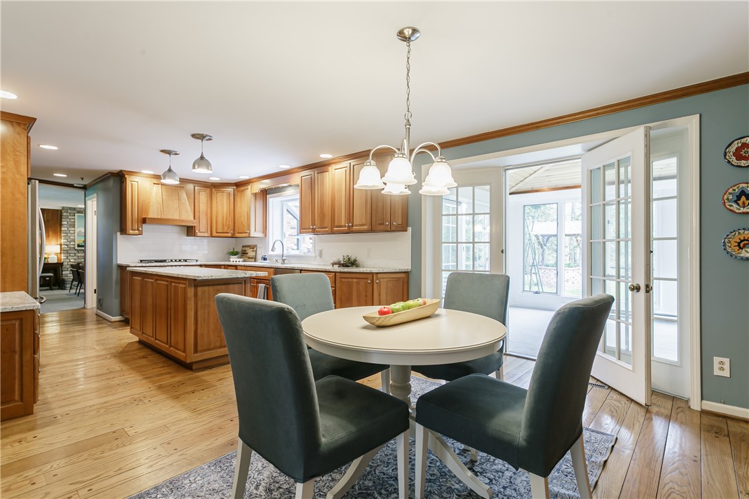 582 Pineglen Drive, Webster, New York image 13