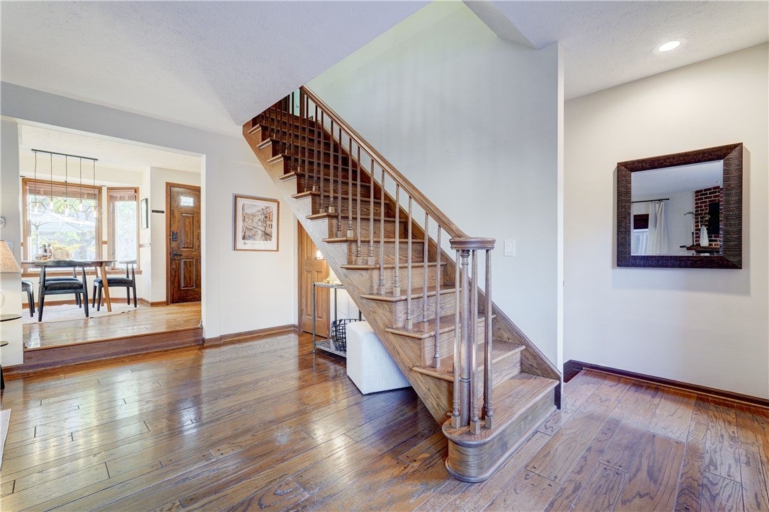 350 University Avenue UN04