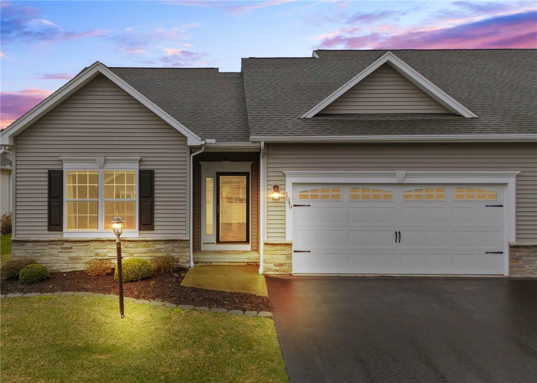 1049 Railway Crossing, Webster, New York image 1