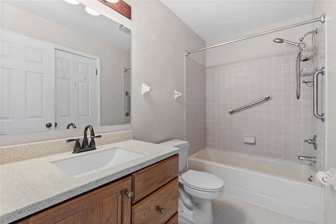 91 Legacy Oak Trl, Henrietta, New York image 35