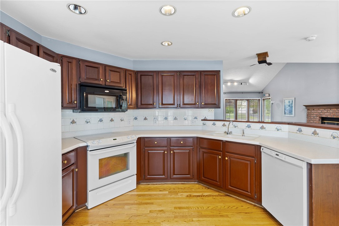 91 Legacy Oak Trl, Henrietta, New York image 13