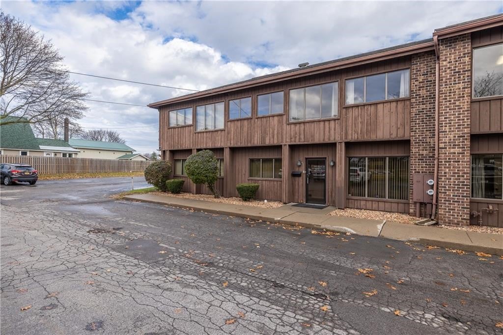 Photo of 1880 E Ridge Road, Irondequoit, NY 14622 (MLS # R1692929)