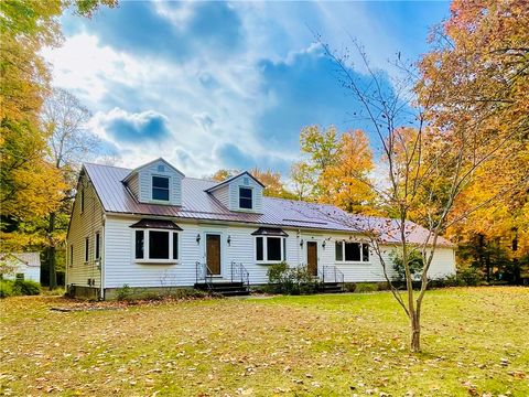 Photo of 1045 Shoemaker Road, Webster, NY 14580 (MLS # R1647714)
