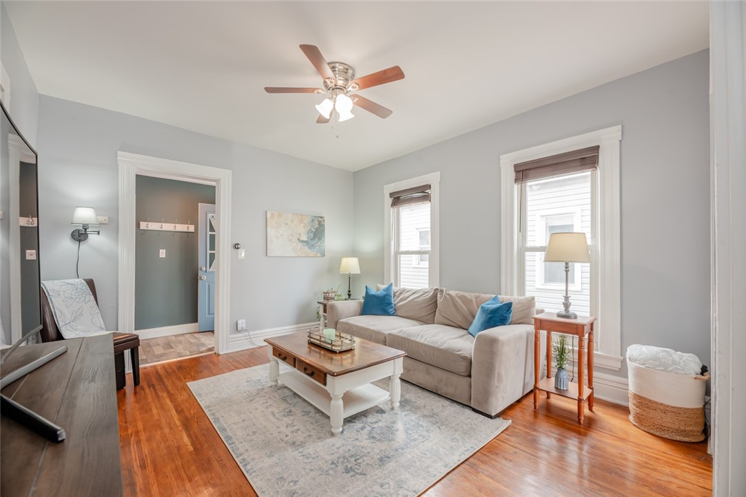 54 Bloomfield Pl Pl, Rochester, New York image 9