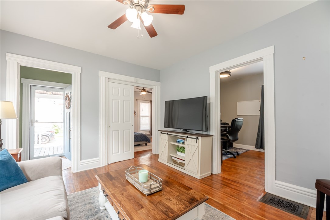 54 Bloomfield Pl Pl, Rochester, New York image 12