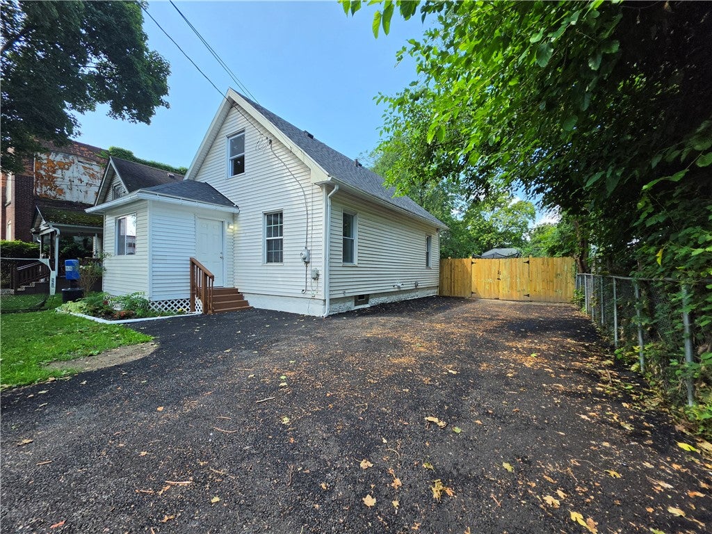 27 Potomac Street