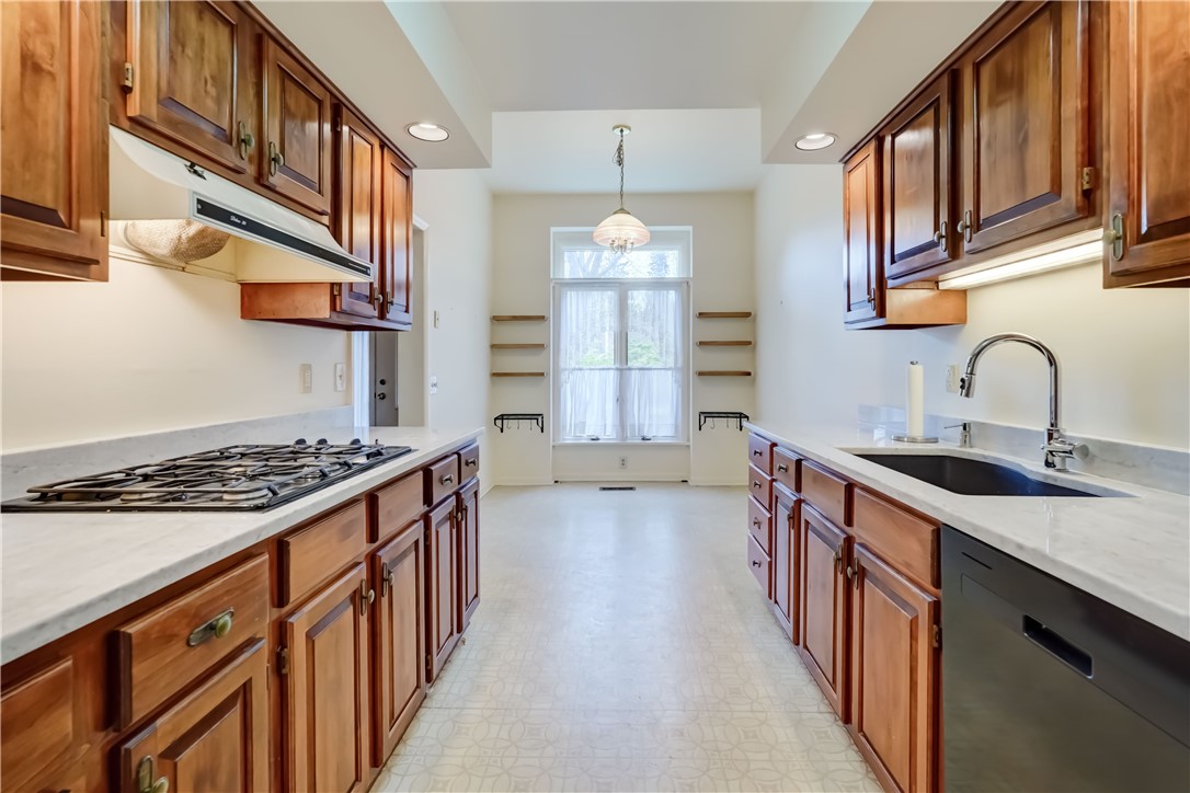 8 Sky Ridge Drive, Penfield, New York image 10
