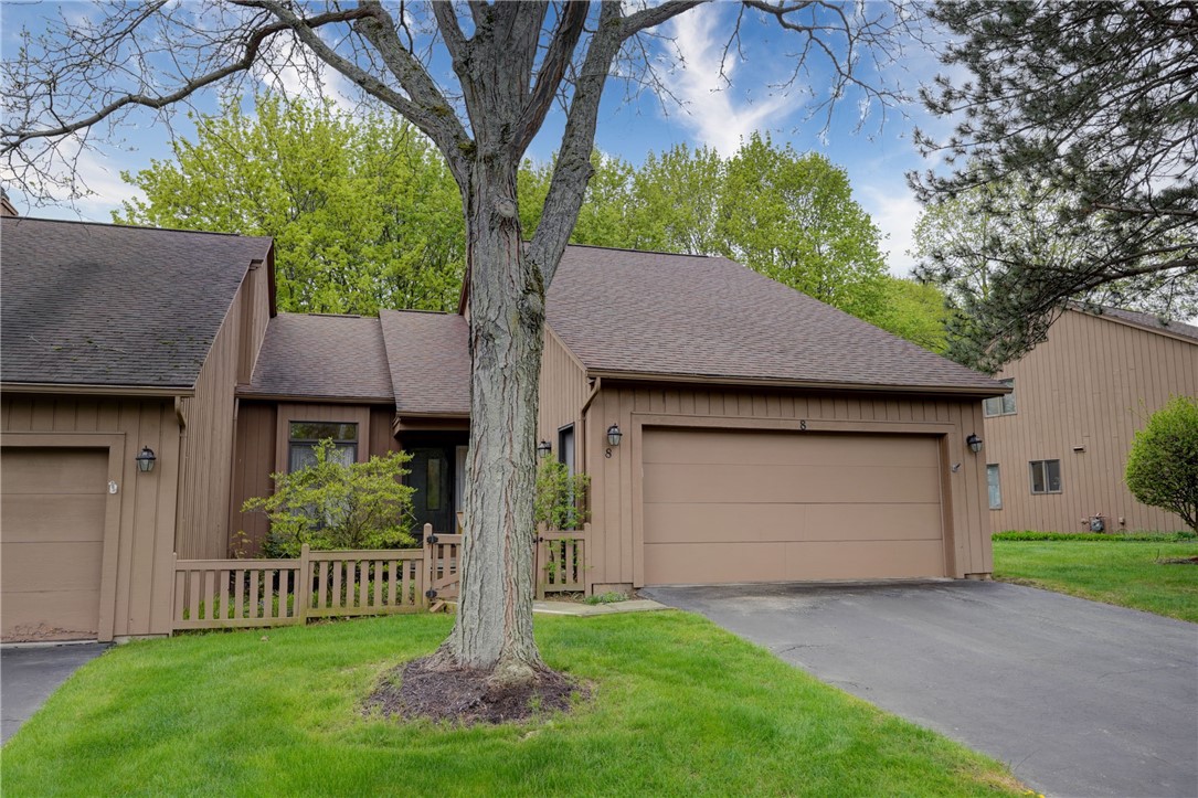 8 Sky Ridge Drive, Penfield, New York image 1