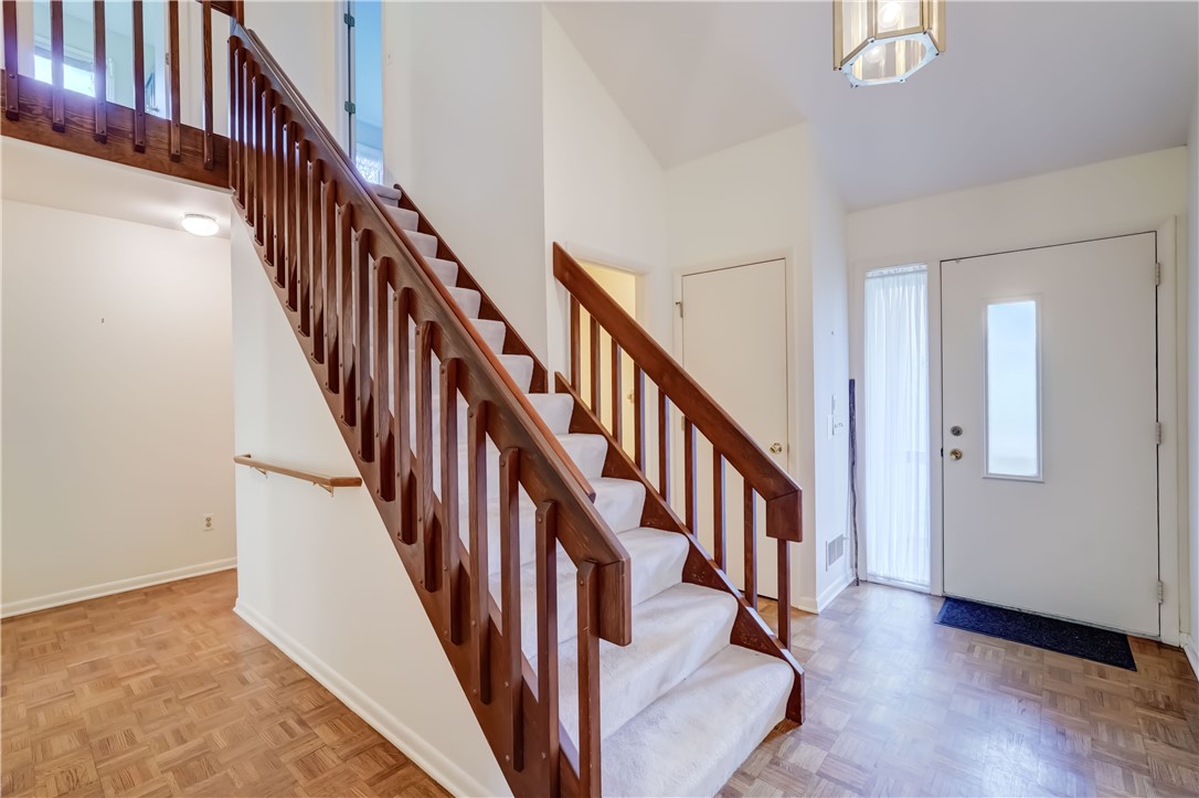 8 Sky Ridge Drive, Penfield, New York image 2