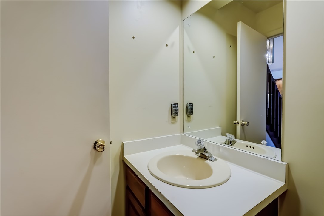 8 Sky Ridge Drive, Penfield, New York image 4
