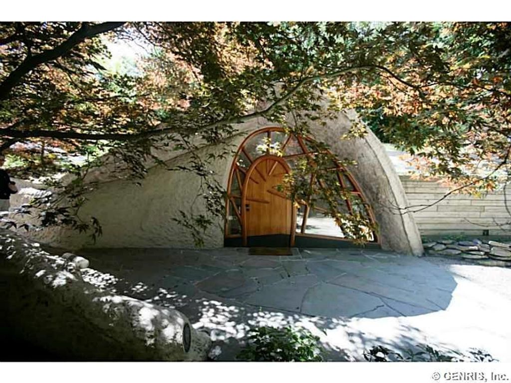 Photo of 142 Park Road, Perinton, NY 14534 (MLS # R1431067)