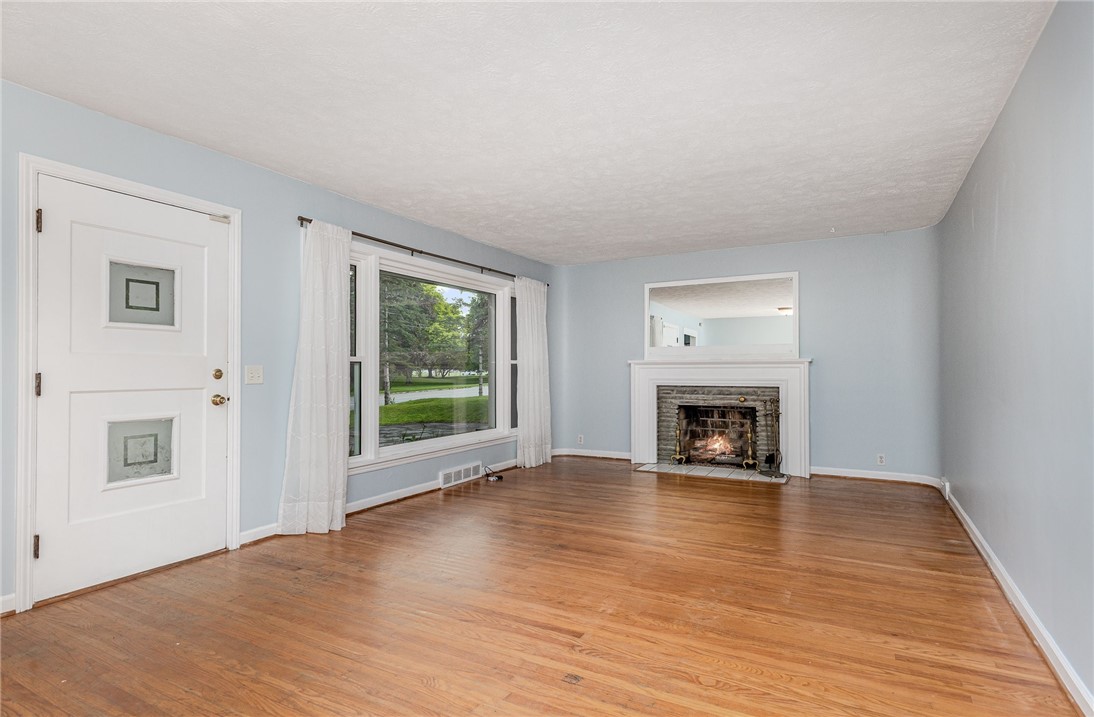 Search Properties 2 235 fairport road