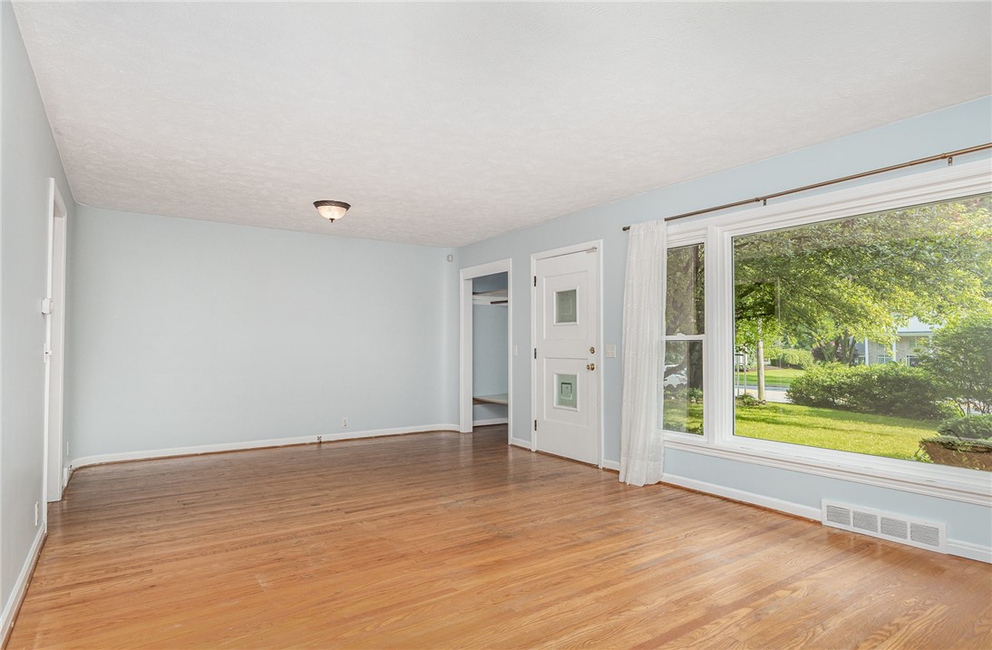 Search Properties 3 235 fairport road