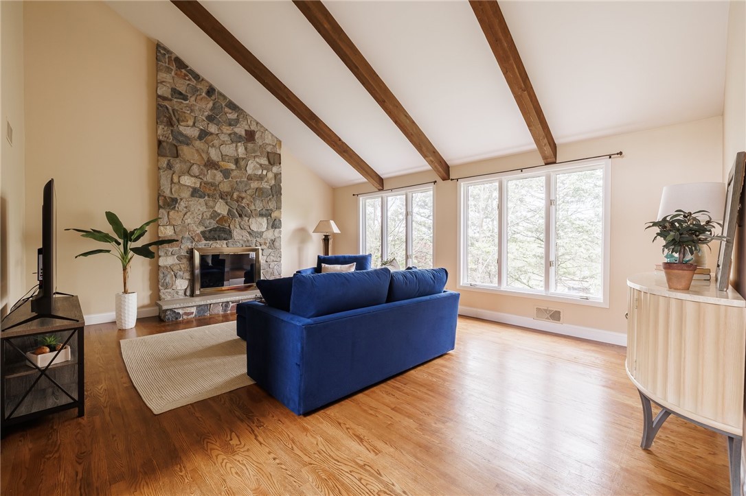 29 Greylock Ridge, Pittsford, New York image 8