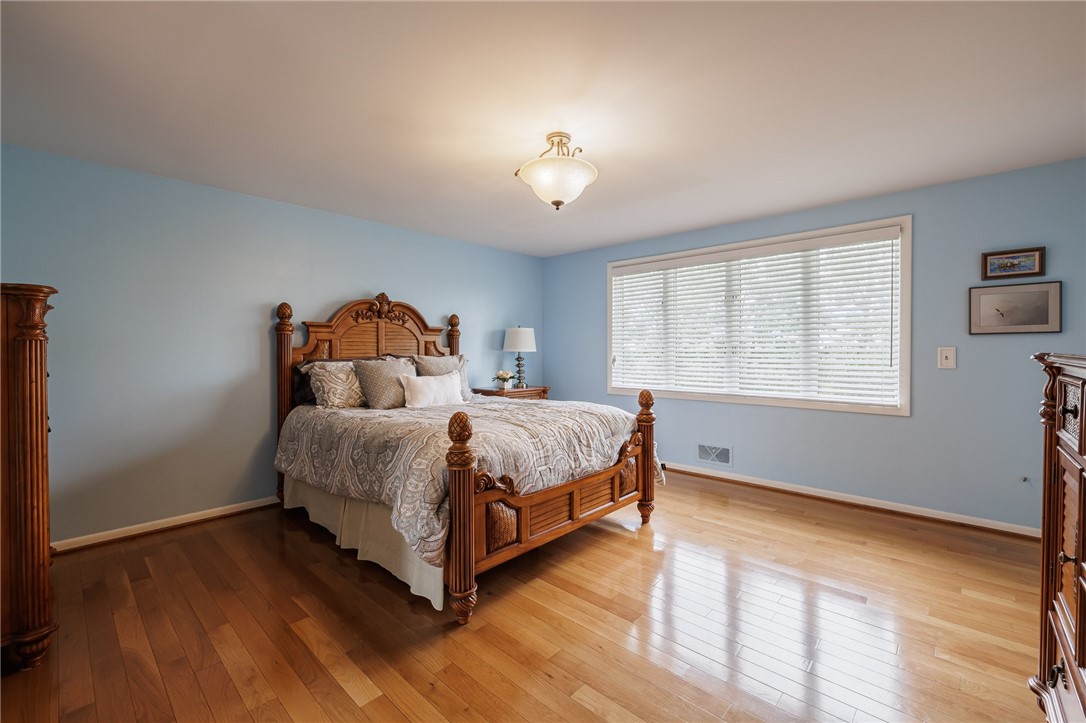 29 Greylock Ridge, Pittsford, New York image 24