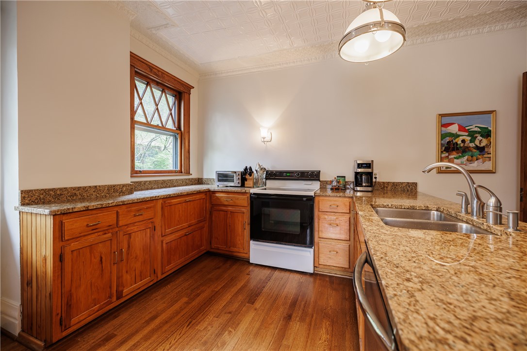 393 Westminster Road, Rochester, New York image 17