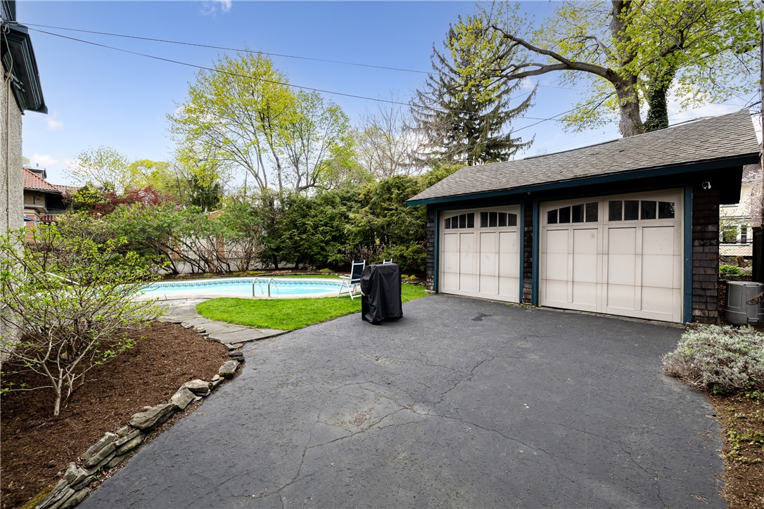 393 Westminster Road, Rochester, New York image 48