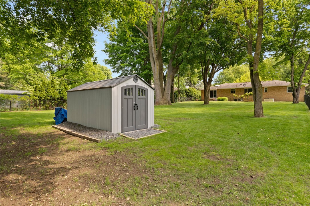 410 Thomar Drive, Webster, New York image 32