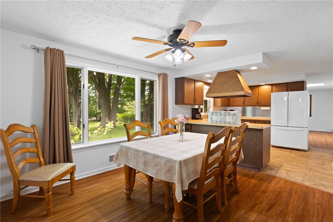 410 Thomar Drive, Webster, New York image 9