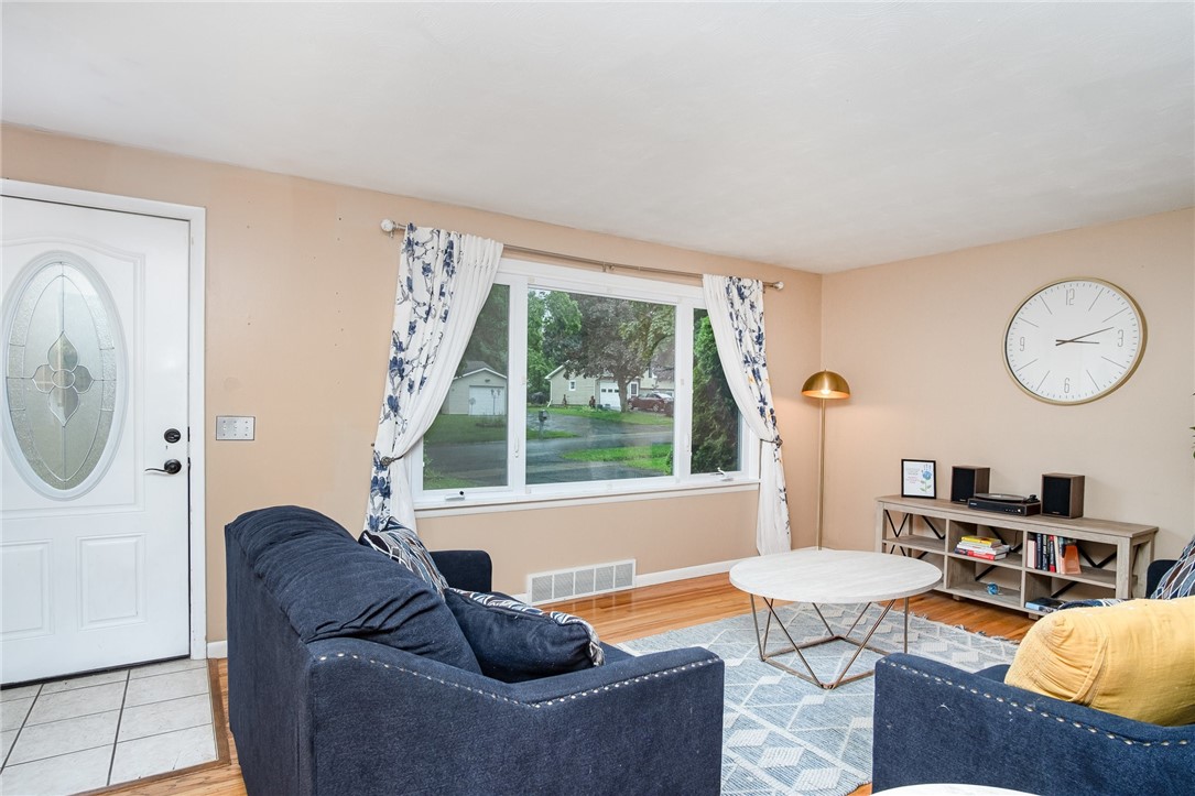 17 Charlene Drive, Gates, New York image 5