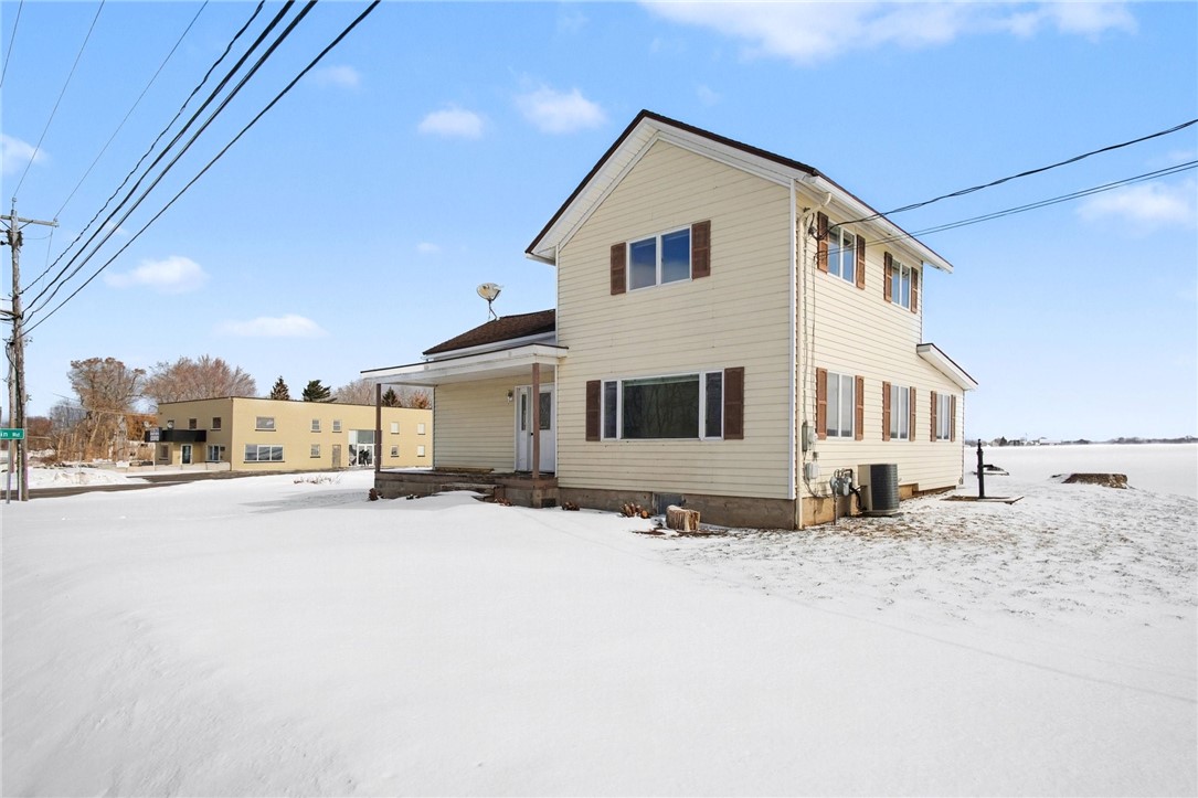346 Lake Road East