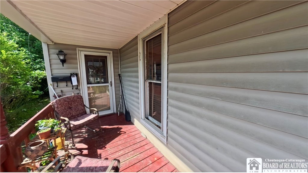 Photo of 1021 Newland Avenue, Jamestown, NY 14701 (MLS # R1709436)