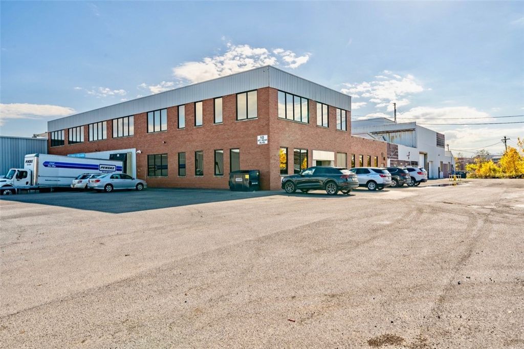 Photo of 10 Mount Read Boulevard, Rochester, NY 14611 (MLS # R1475718)