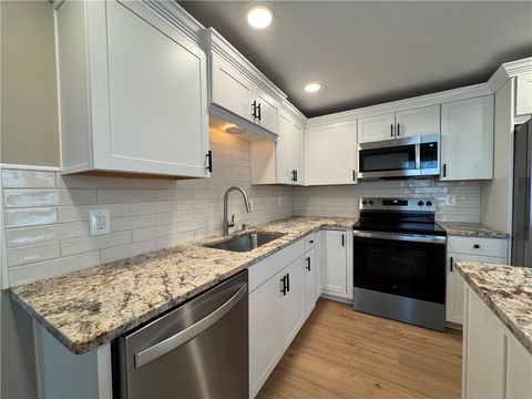 Tiny photo for 636 Embury Road, Penfield, NY 14625 (MLS # R1659489)