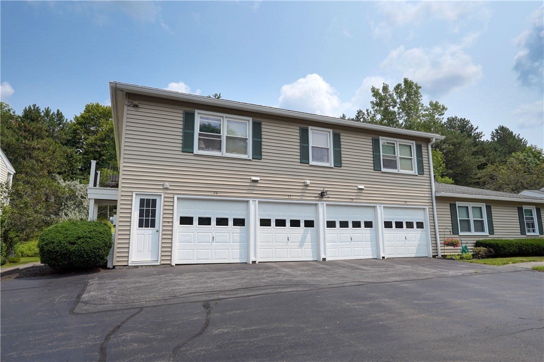 22 Falcon Lane