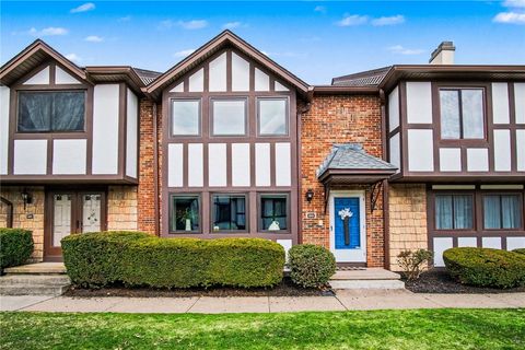 Townhouse For Sale - 153 New Wickham Drive<br/> Monroe County, Penfield, NY 14526