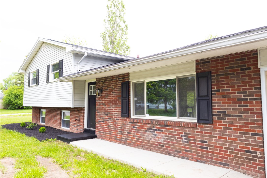 136 Nevins Road, Henrietta, New York image 3