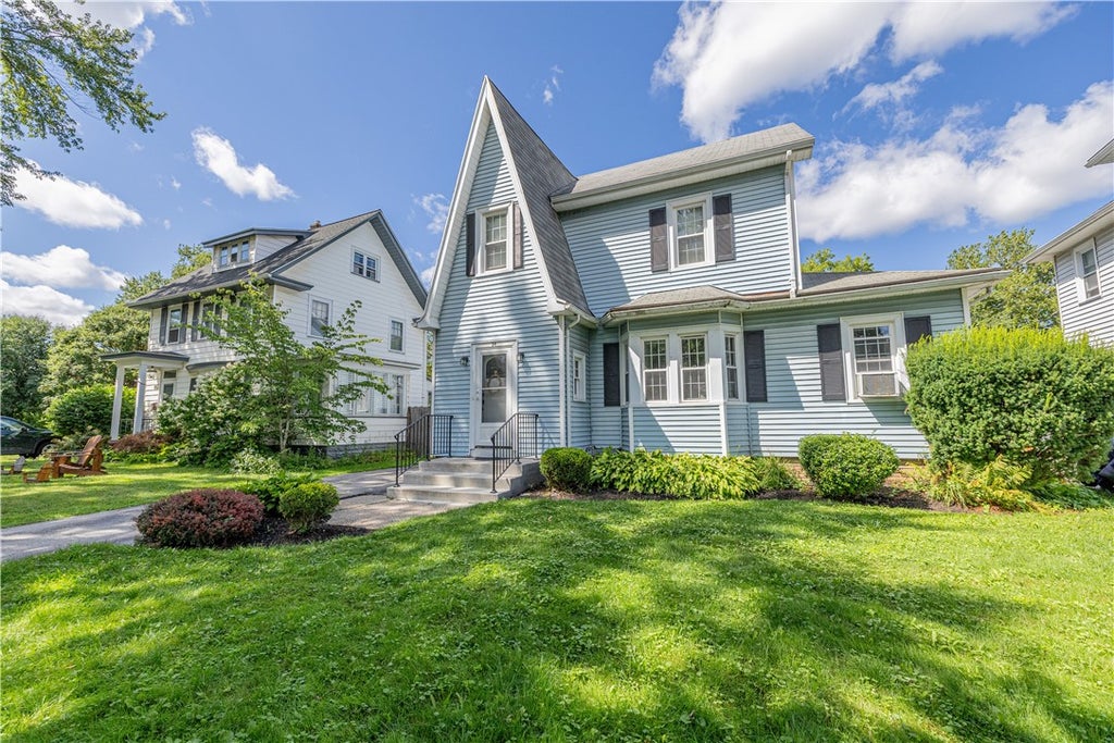 Photo of 54 Seminole Way, Brighton, NY 14618 (MLS # R1712300)