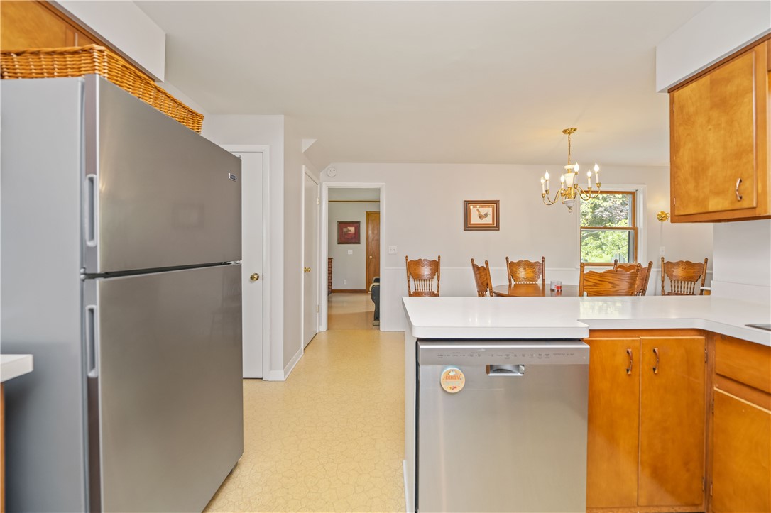 1101 Five Mile Line Road, Webster, New York image 19