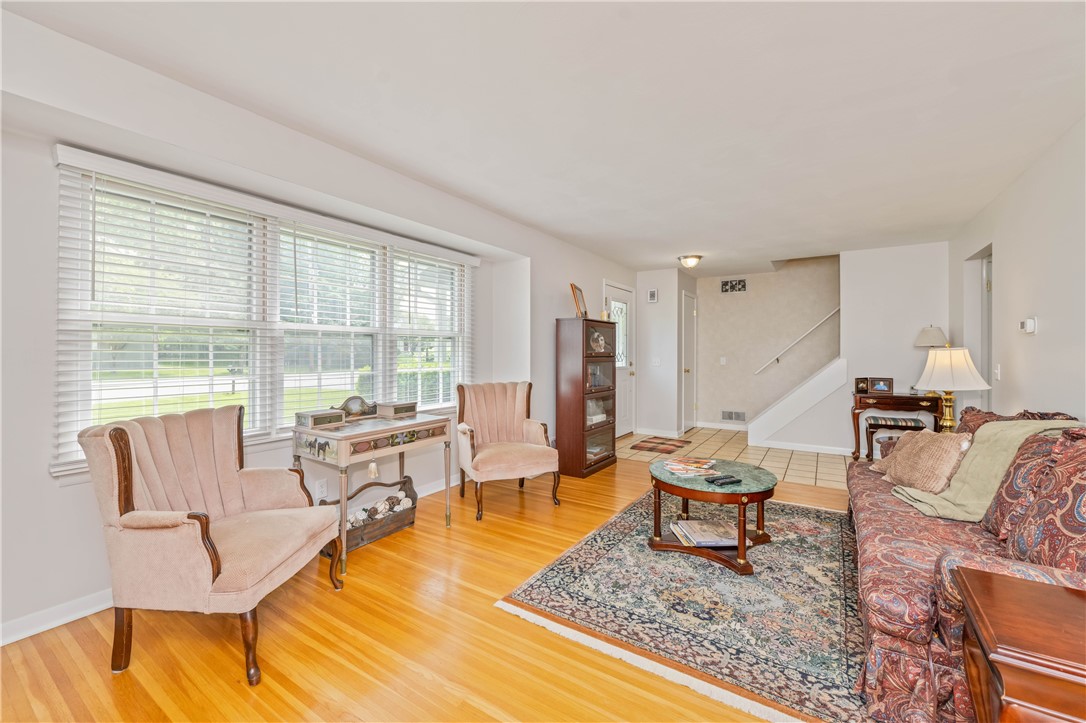 1101 Five Mile Line Road, Webster, New York image 10