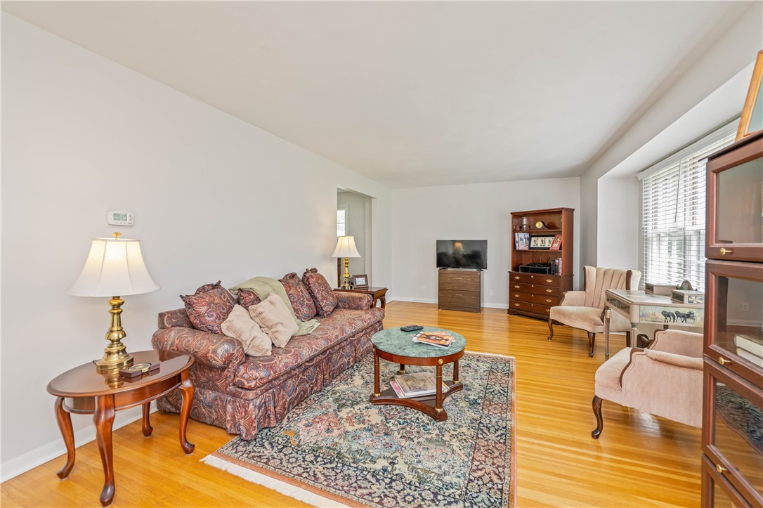 1101 Five Mile Line Road, Webster, New York image 8