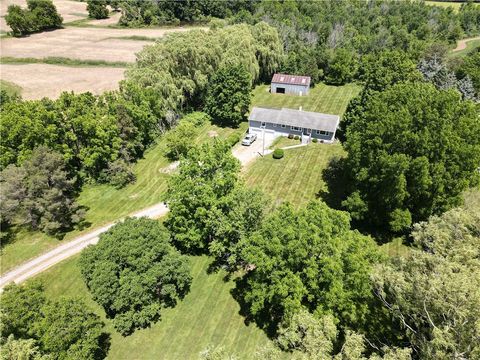 Homes For Sale - 6720 Rice Road Rd<br/> East Bloomfield, NY 14564