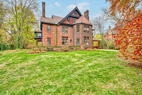 Photo of 987 East Avenue #3, Rochester, NY 14607 (MLS # R1651221)